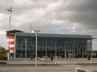 Zes woedende gemeenten eisen stikstofrechten terug van Lelystad Airport